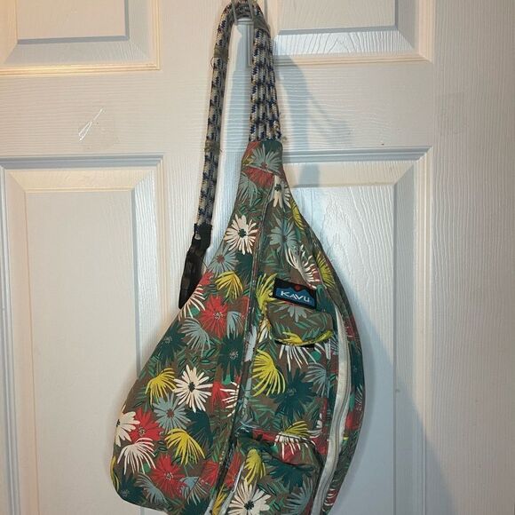 Kavu Rope canvas sling back multi color tropical prints . - Picture 5 of 11